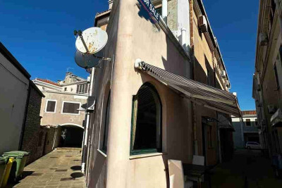 Stan u centru Novigrada