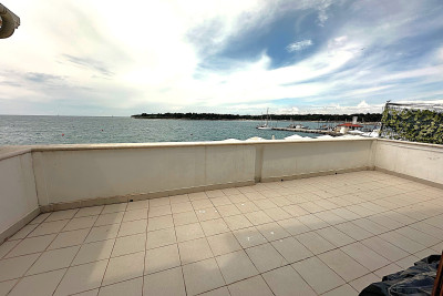 Stan u centru Novigrada