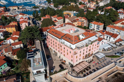 Stan u centru Novigrada