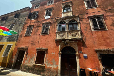 Stan u centru Novigrada